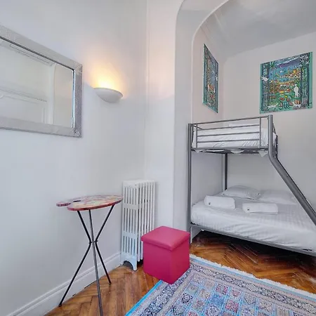 Upstays Garden Terrace 74m2 Apartment *